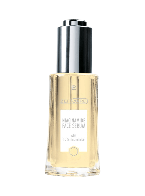 Flacon de "LR ZEITGARD Sérum Niacinamide", conçu pour affiner le grain de peau et réguler la production de sébum, apportant éclat et élasticité au visage.